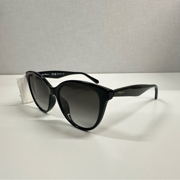 ???Authentic New Salvatore Ferragamo Cat Eye Black Sunglasses main image 8